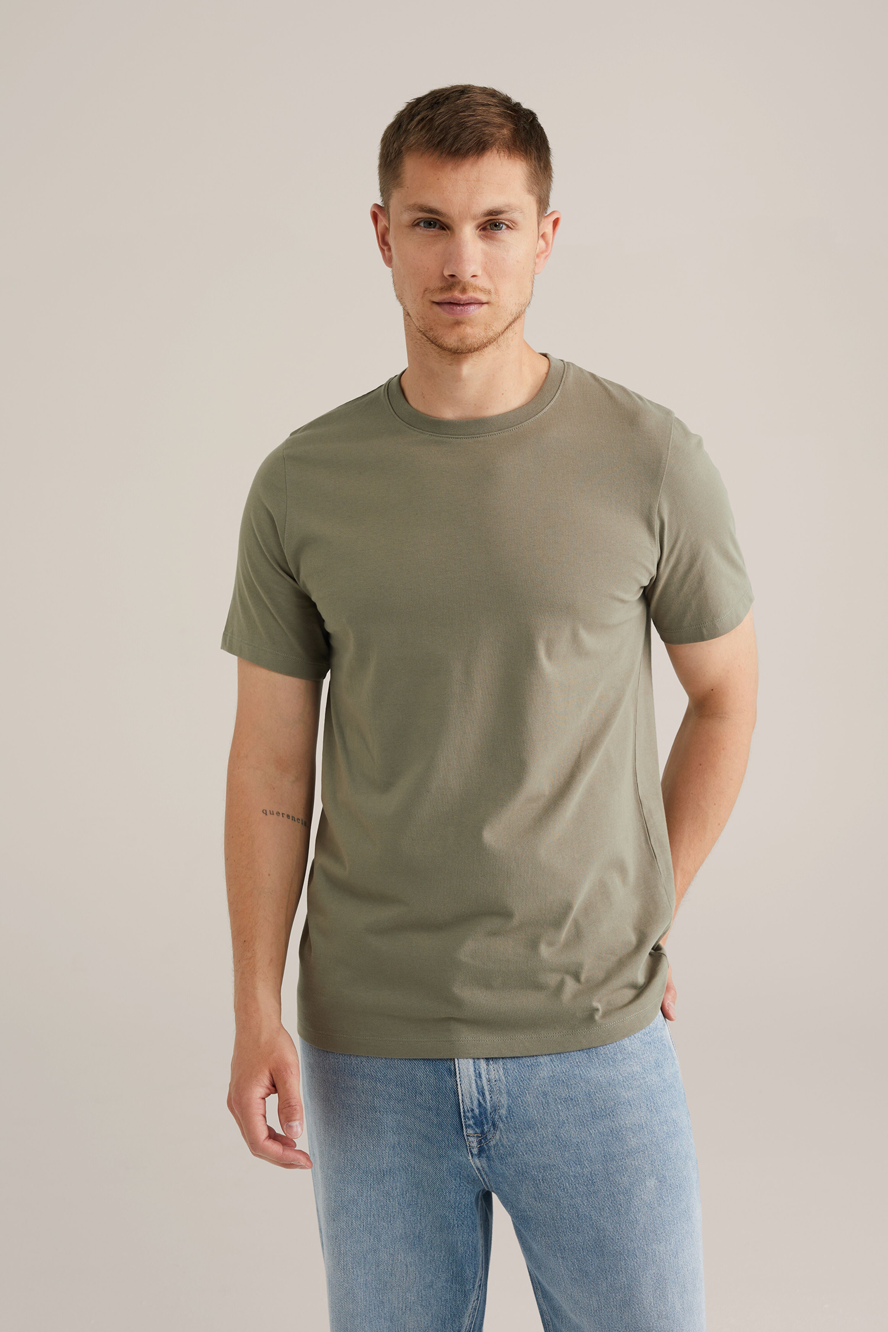 Camiseta Básica de Corte Regular - Verde oliva