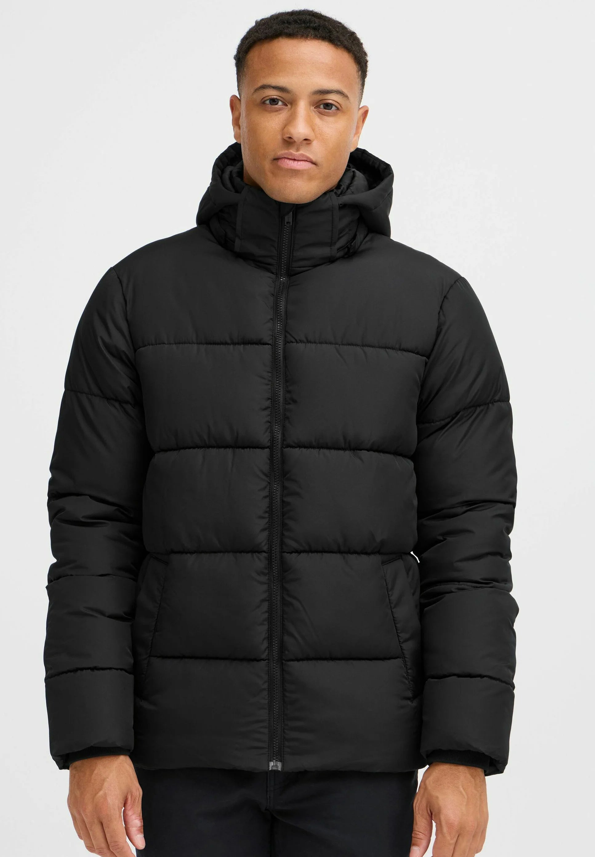 Jaqueta Puffer Ultraleve com Capuz - Preto