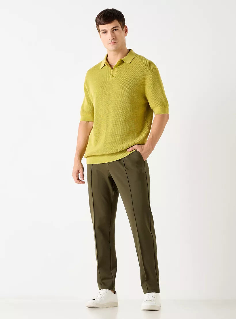 camiseta-polo-masculina-verde-lima-modelo-vestindo.jpg
