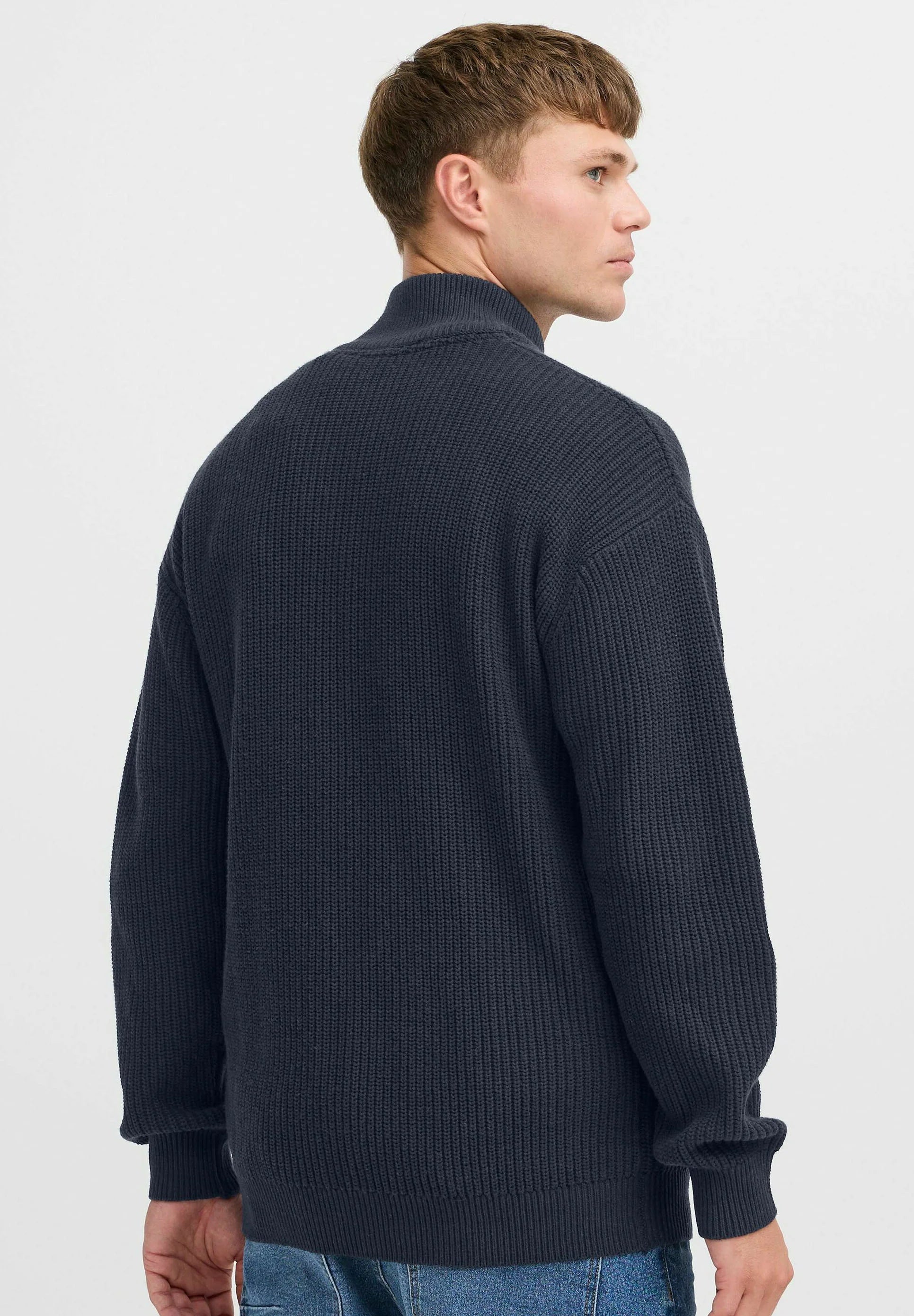 Suéter Masculino Gola Alta com Zíper Frontal - Azul marinho