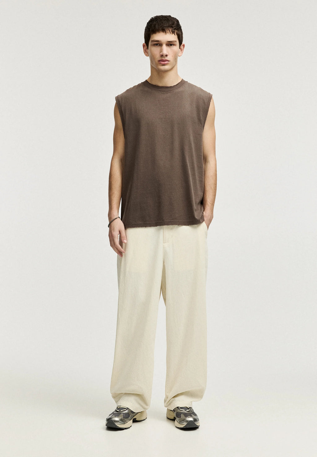 Regata Básica Gola Redonda - Marrom