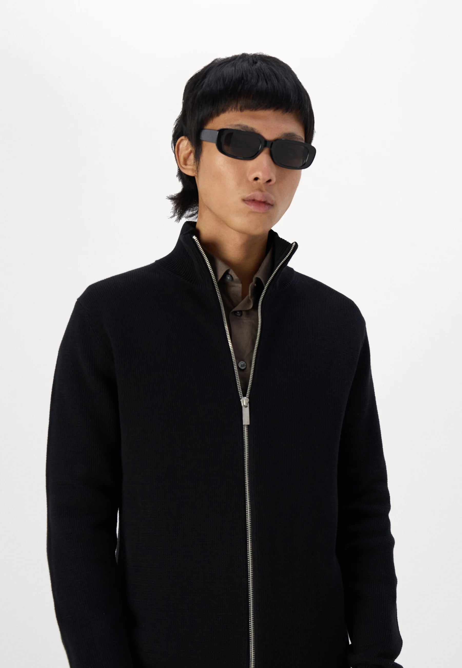 Cardigan Comfort com Gola Alta e Zíper - Preto