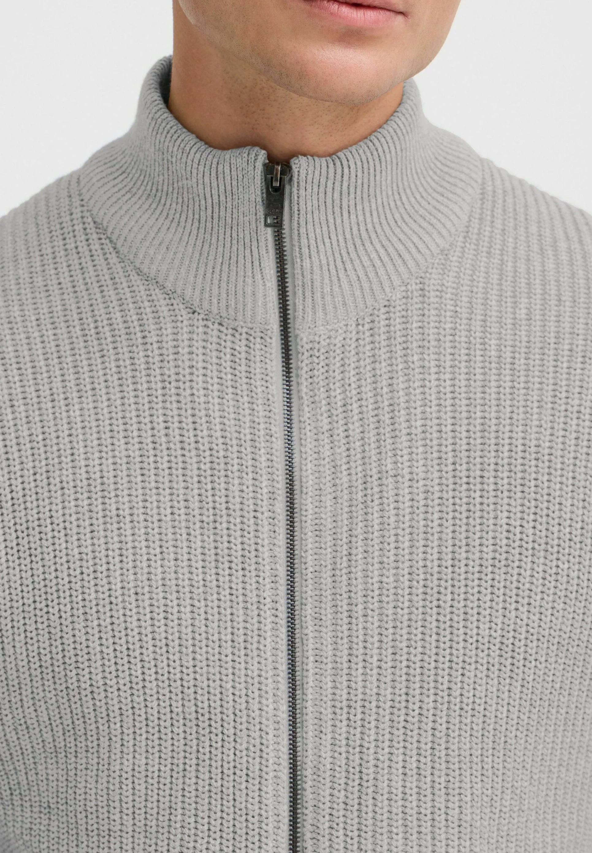 Suéter Masculino Gola Alta com Zíper Frontal - Cinza