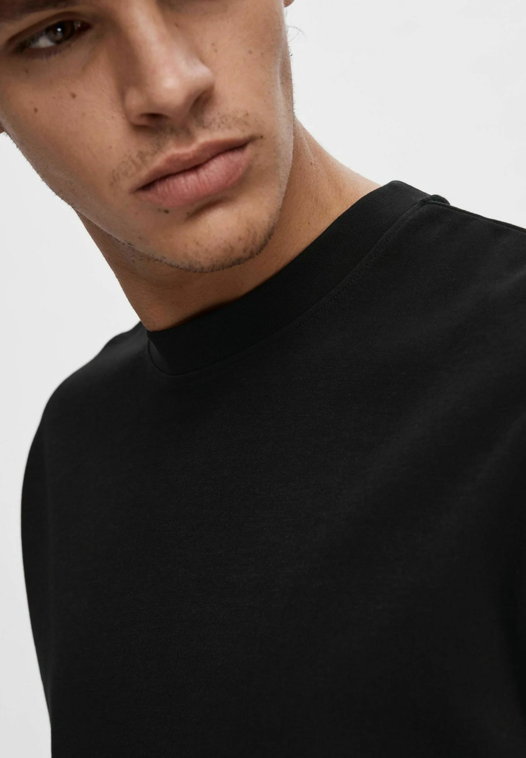 Camiseta Básica Masculina Oversized Gola Redonda - Preto