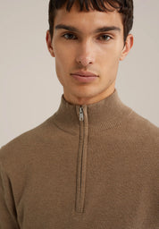 Suéter Masculino em Algodão com Gola Troyer e Zíper - Caramelo