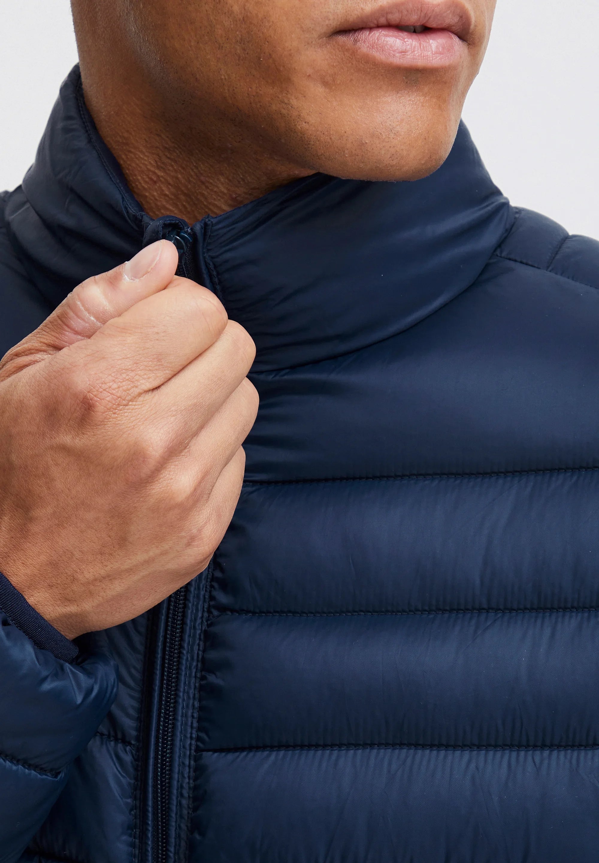 Jaqueta Puffer Ultraleve em Poliamida - Azul Marinho