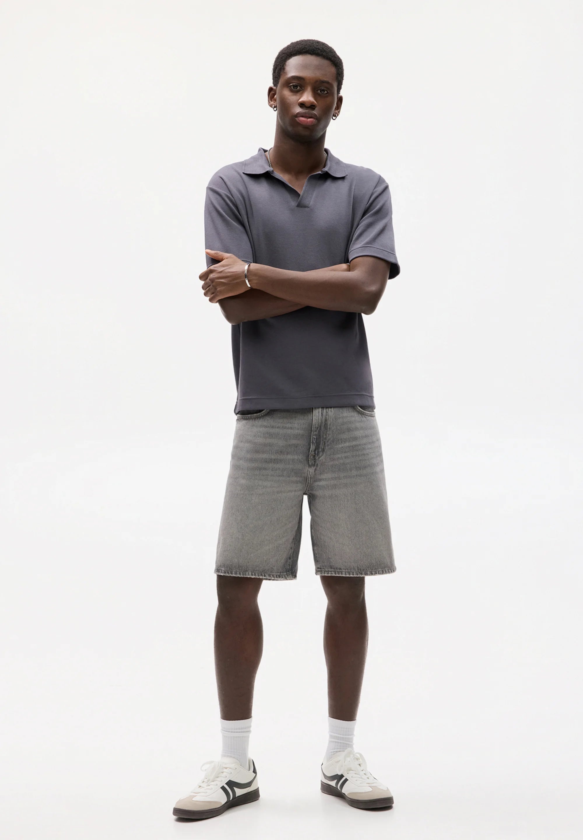 Bermuda Jeans Reta - Cinza escuro