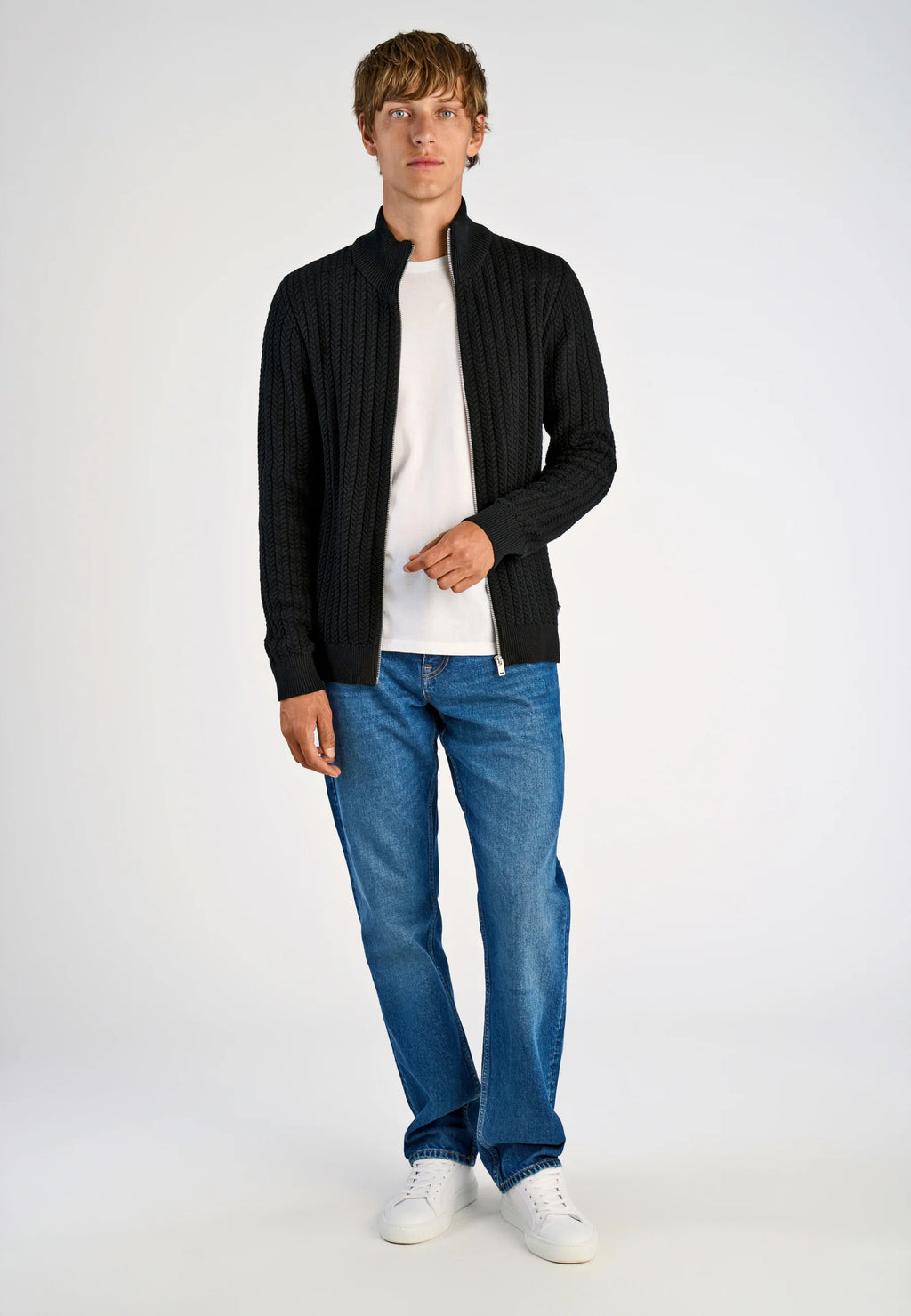 Cardigan Texturizado em Tricô com Gola Alta e Zíper - Preto