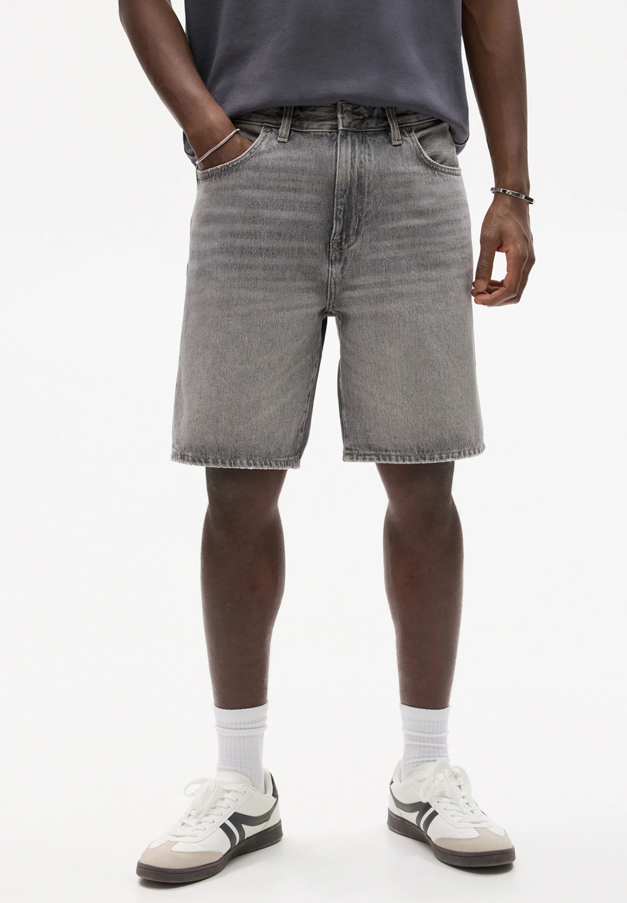 Bermuda Jeans Reta - Cinza escuro