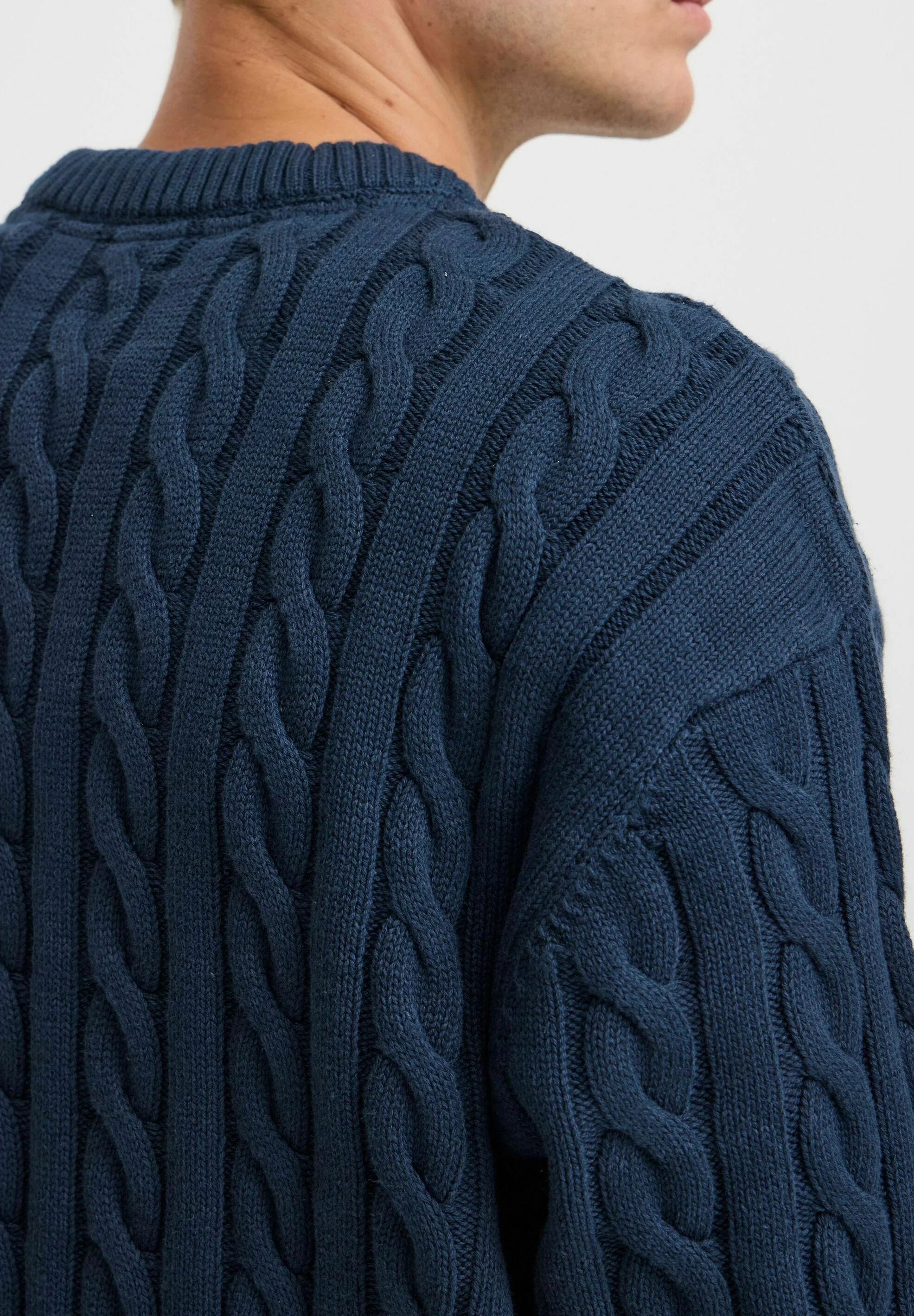 Suéter Texturizada com Gola Redonda - Azul Marinho