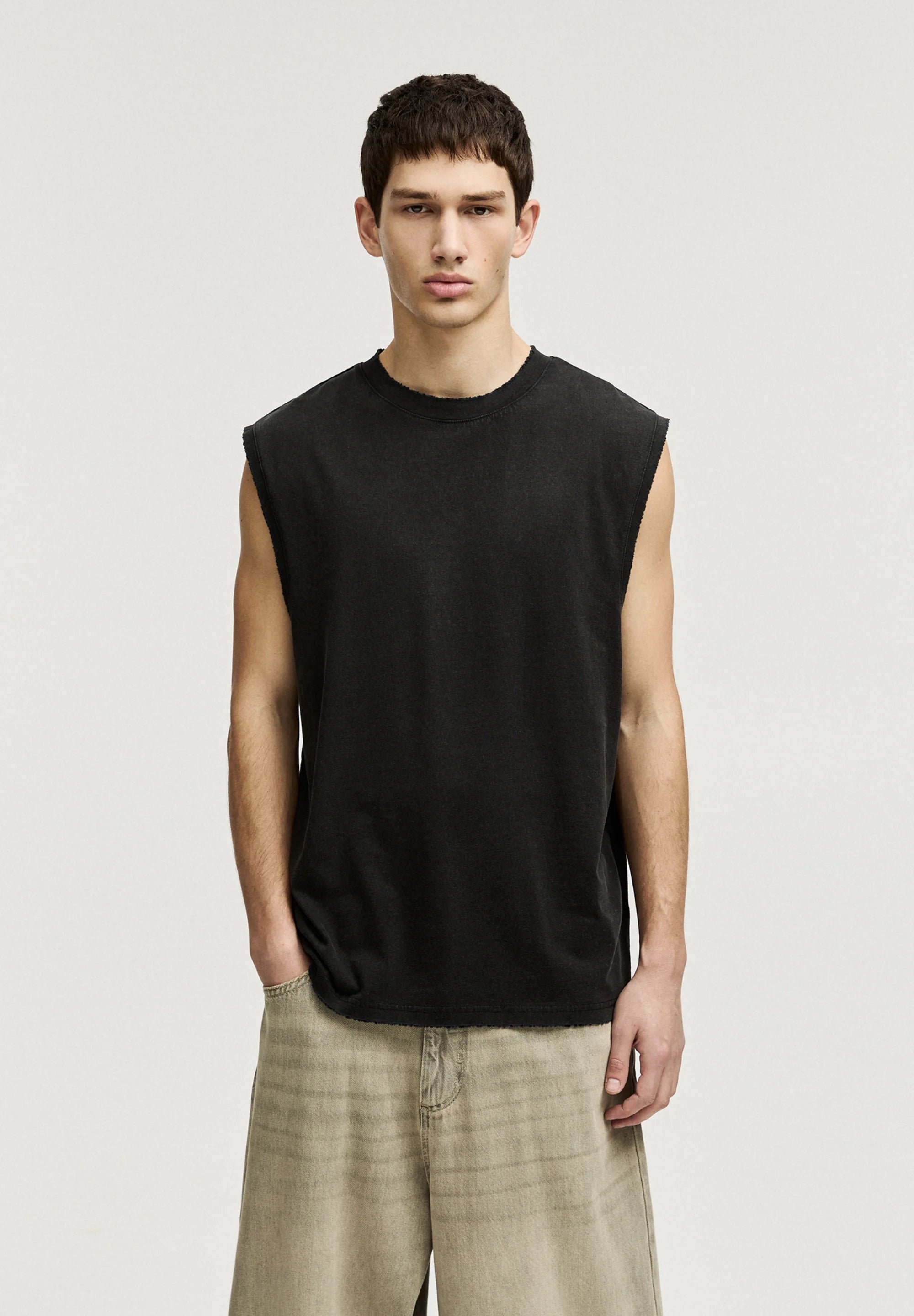 Regata Básica Gola Redonda - Preto