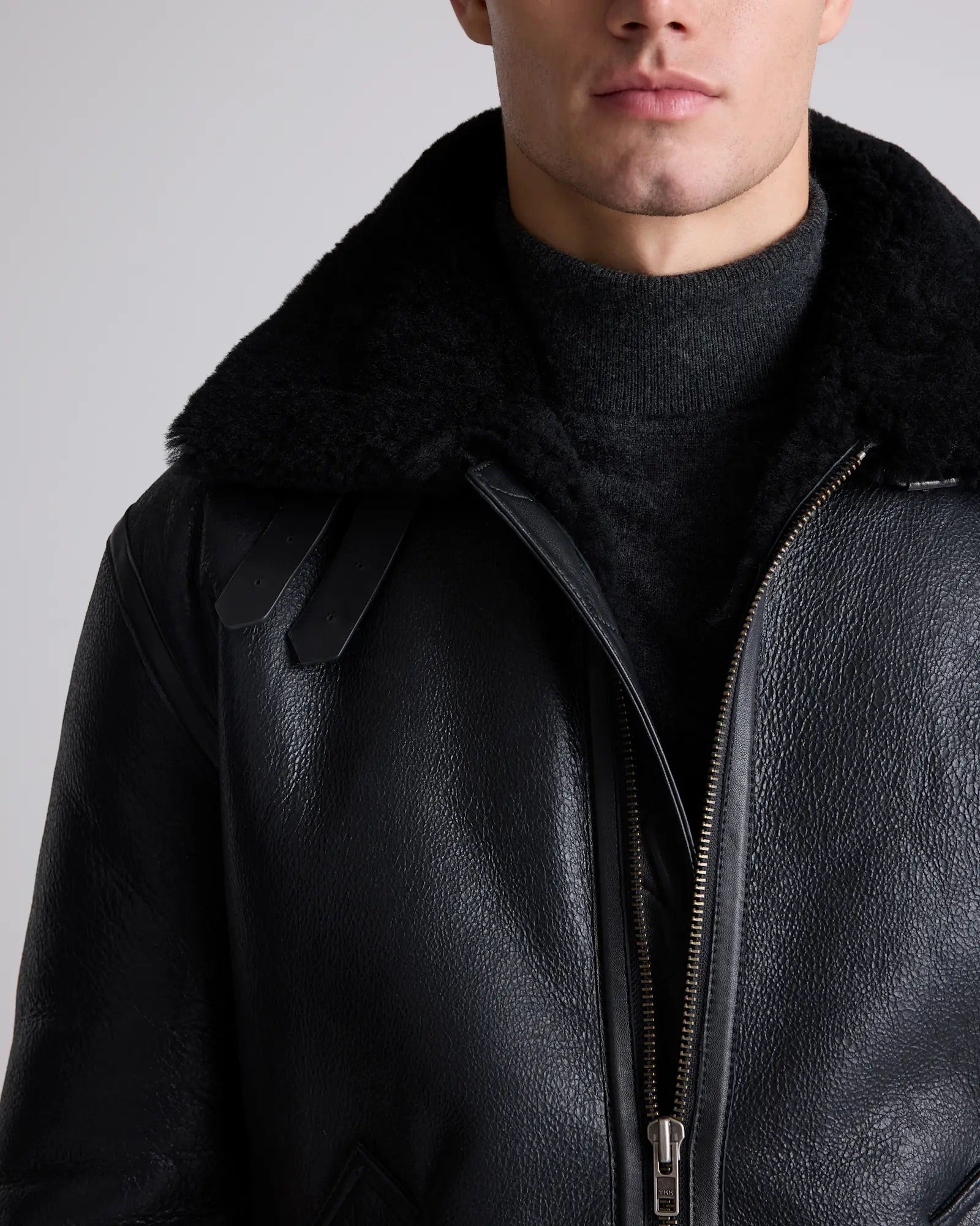 Jaqueta Bomber Masculina em Shearling 100% Natural - Preto