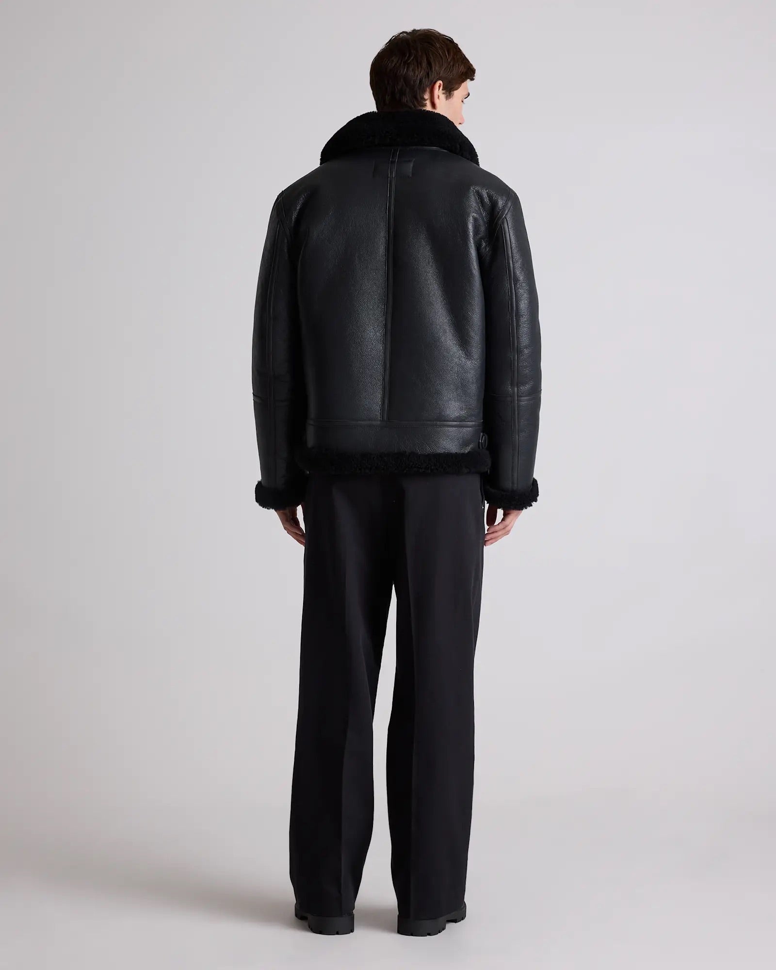 Jaqueta Bomber Masculina em Shearling 100% Natural - Preto