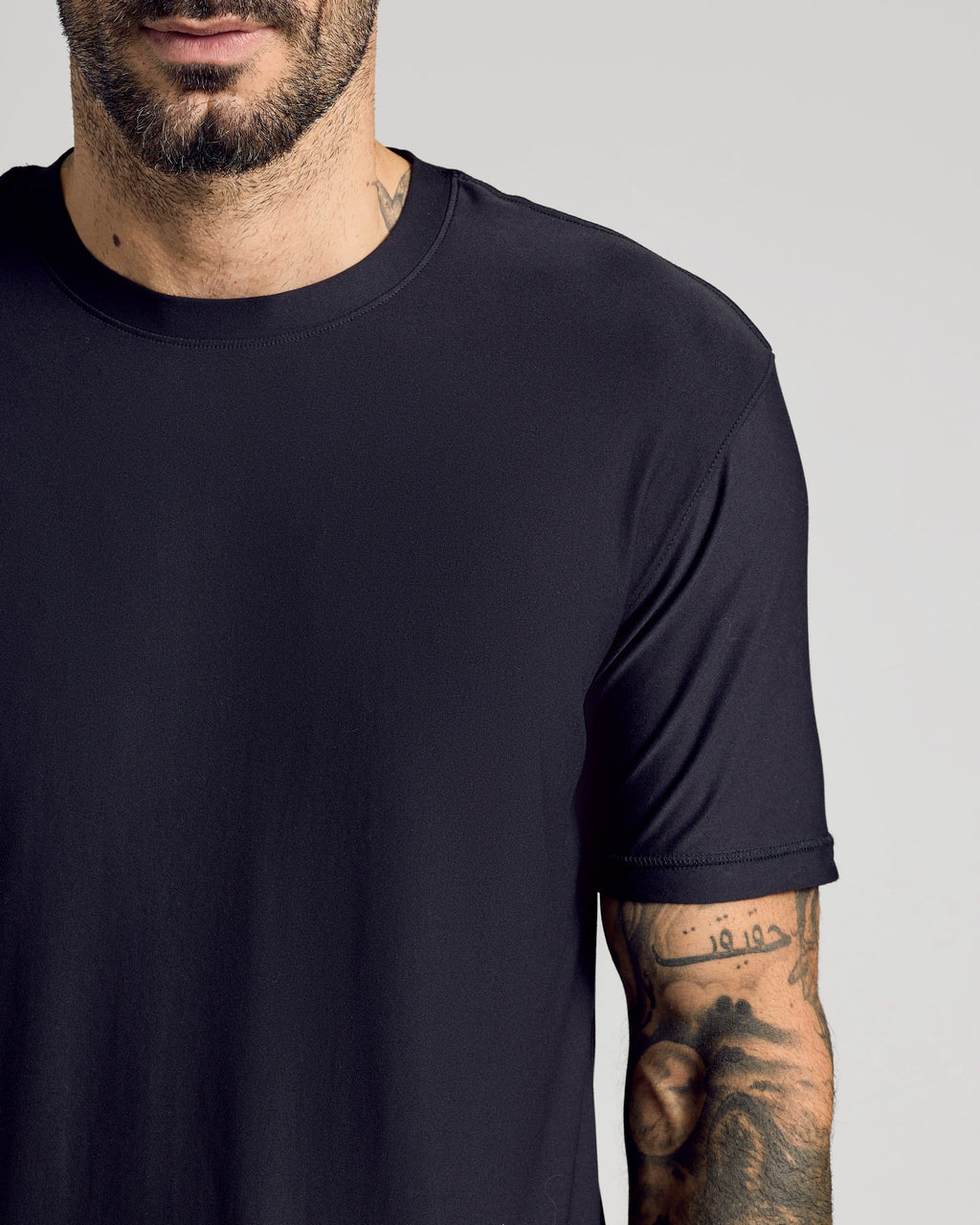 Camiseta Clássica Gola Redonda - Preto