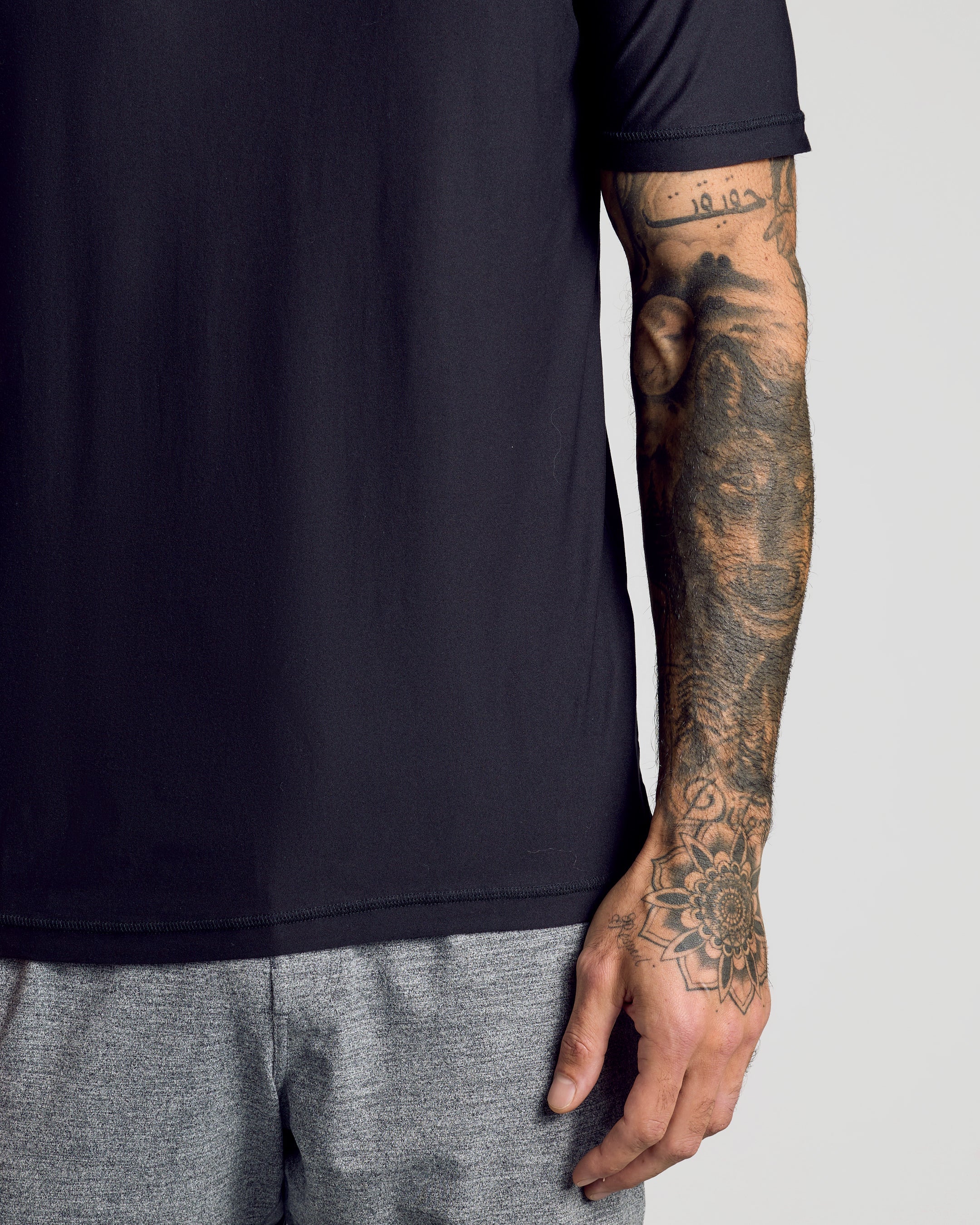 Camiseta Clássica Gola Redonda - Preto