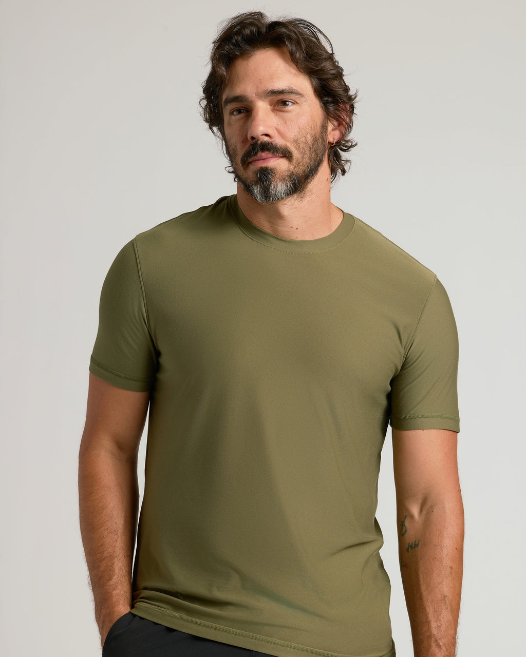 Camiseta Clássica Gola Redonda - Verde Militar