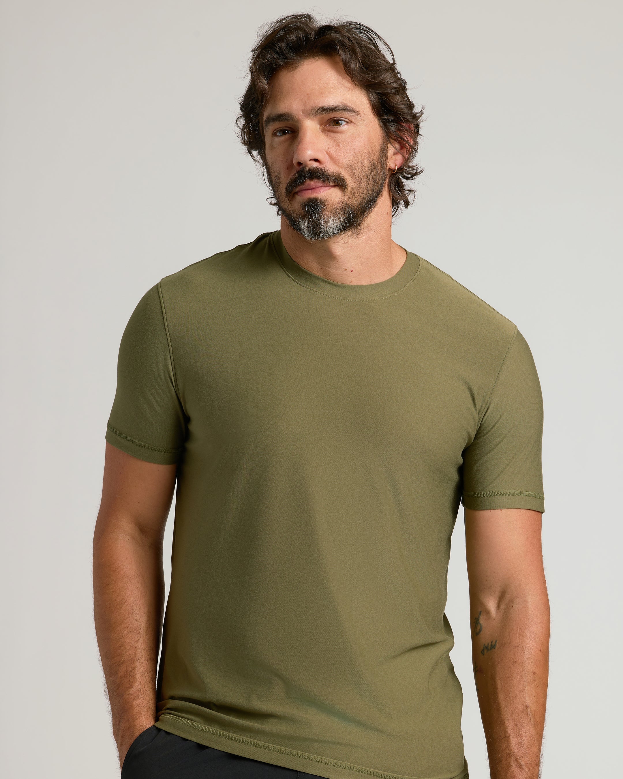 Camiseta Clássica Gola Redonda - Verde Militar
