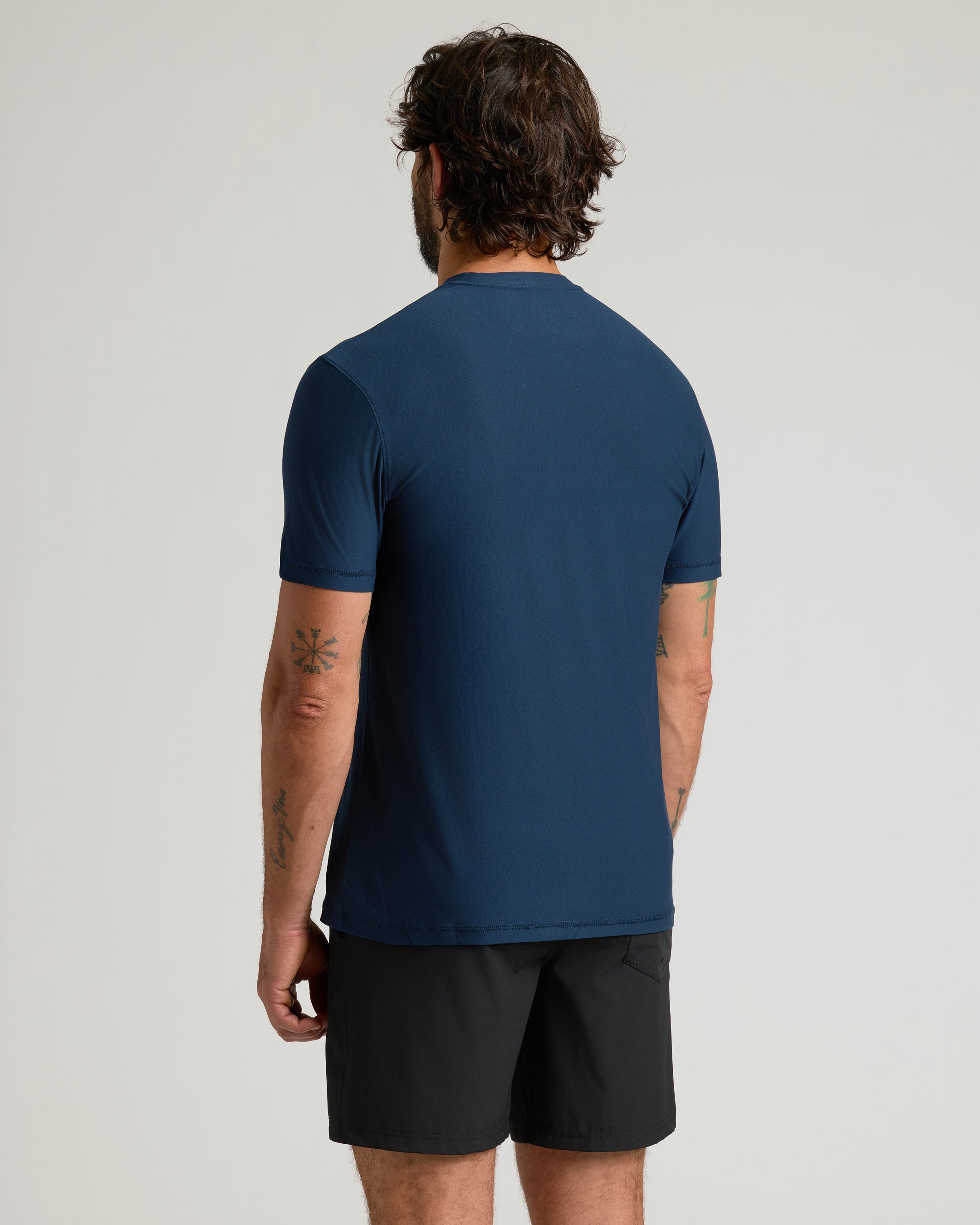 Camiseta Clássica Gola Redonda - Azul marinho