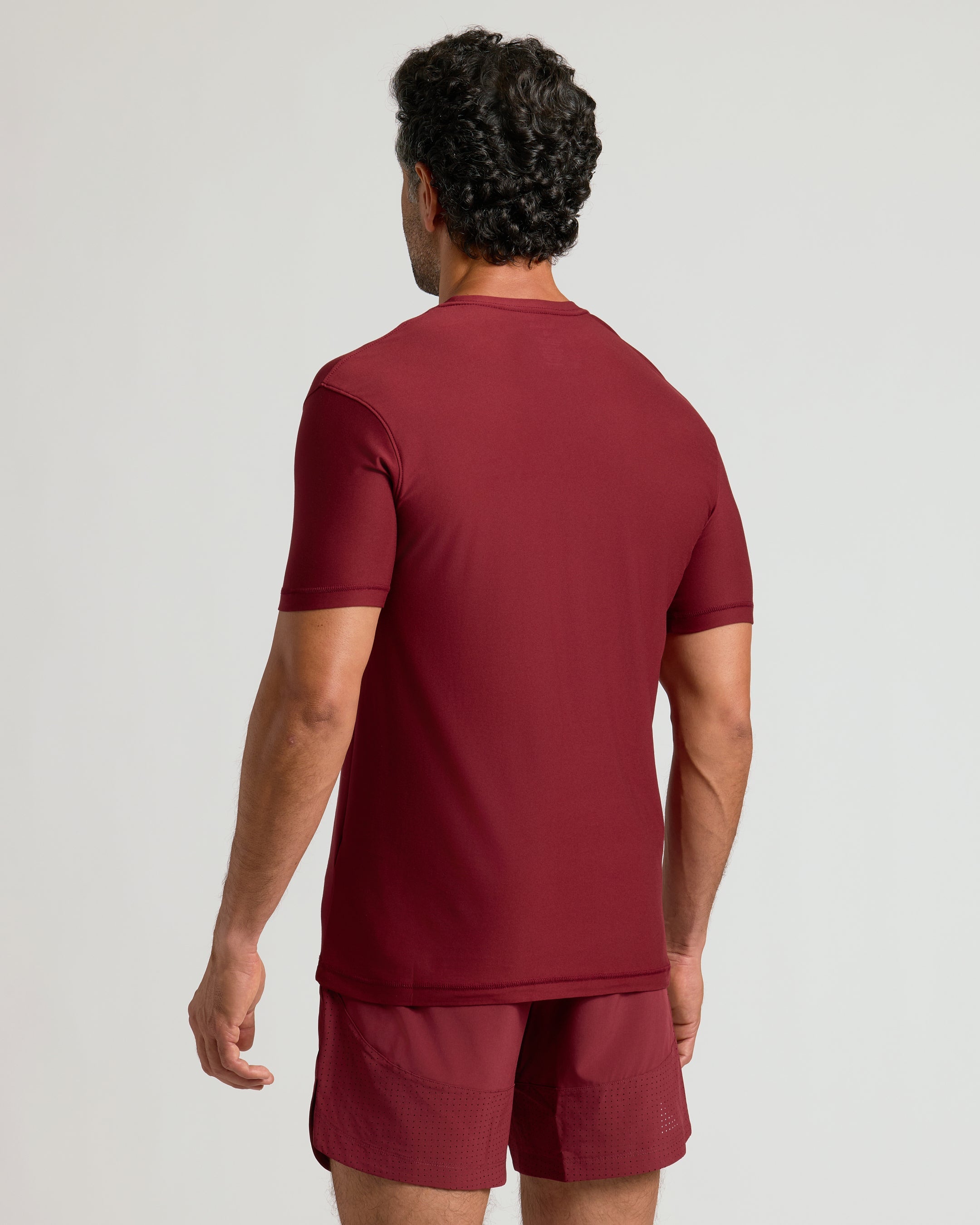 Camiseta Clássica Gola Redonda - Vinho