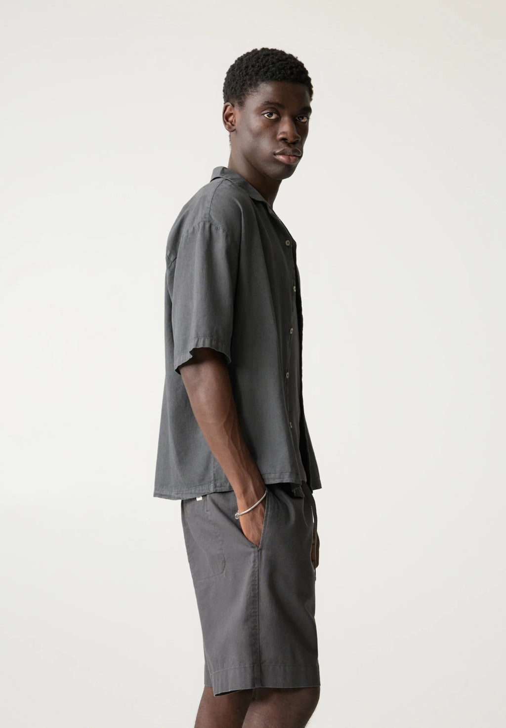 Camisa Clássica em Linho - Cinza escuro