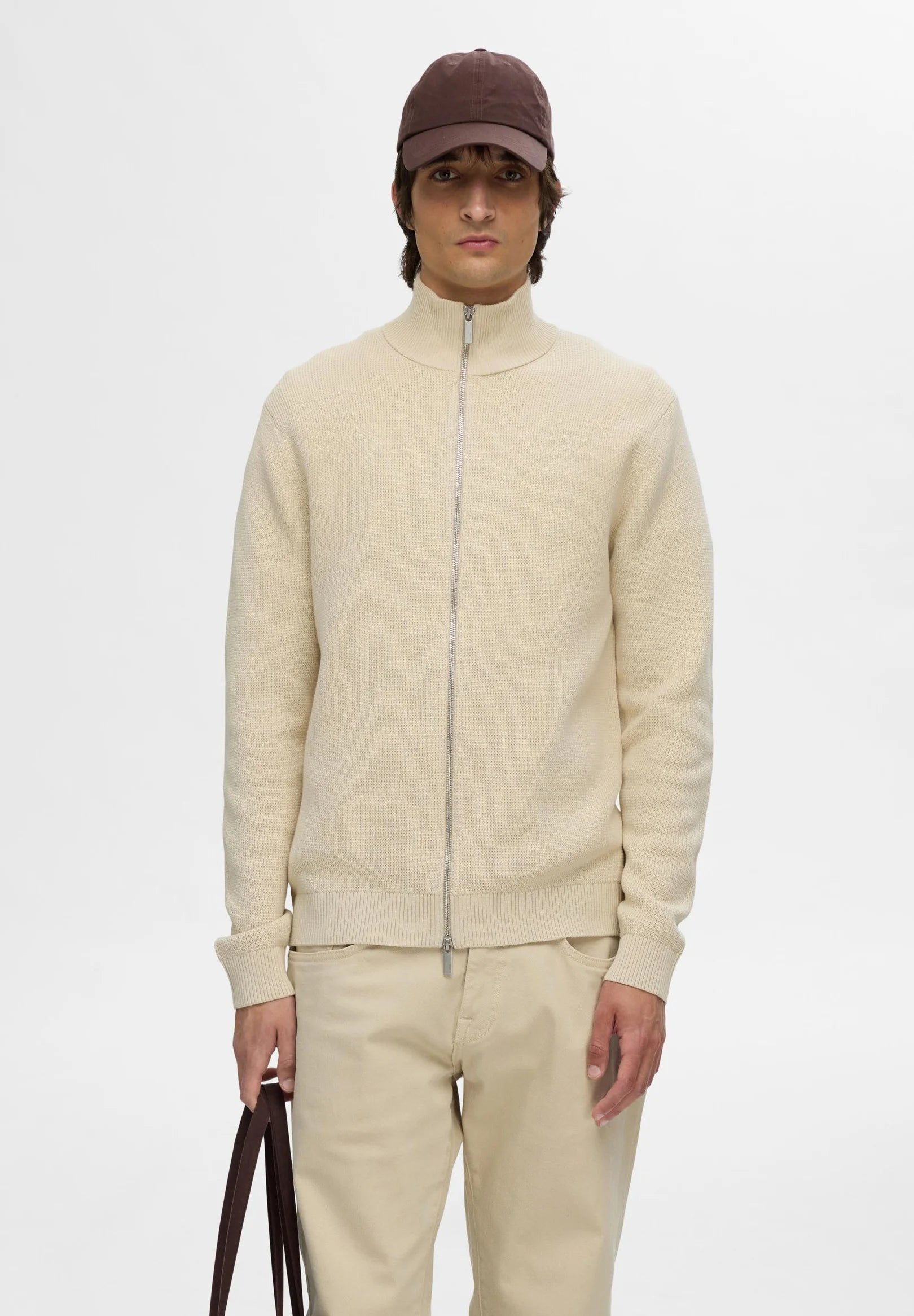 Cardigan Comfort com Gola Alta e Zíper - Bege