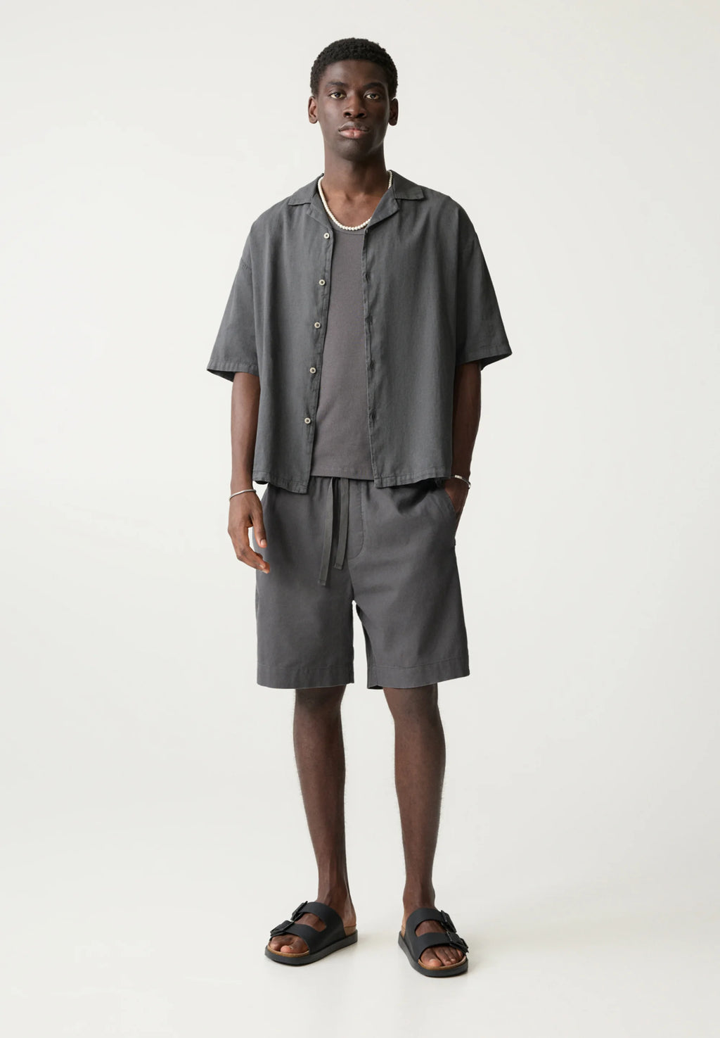 Bermuda em Linho - Cinza escuro