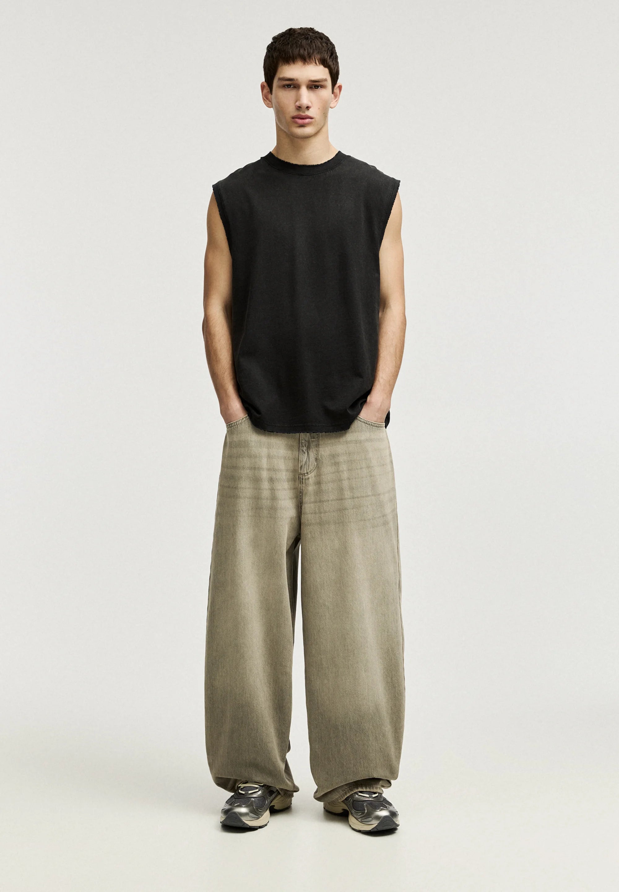 Regata Básica Gola Redonda - Preto