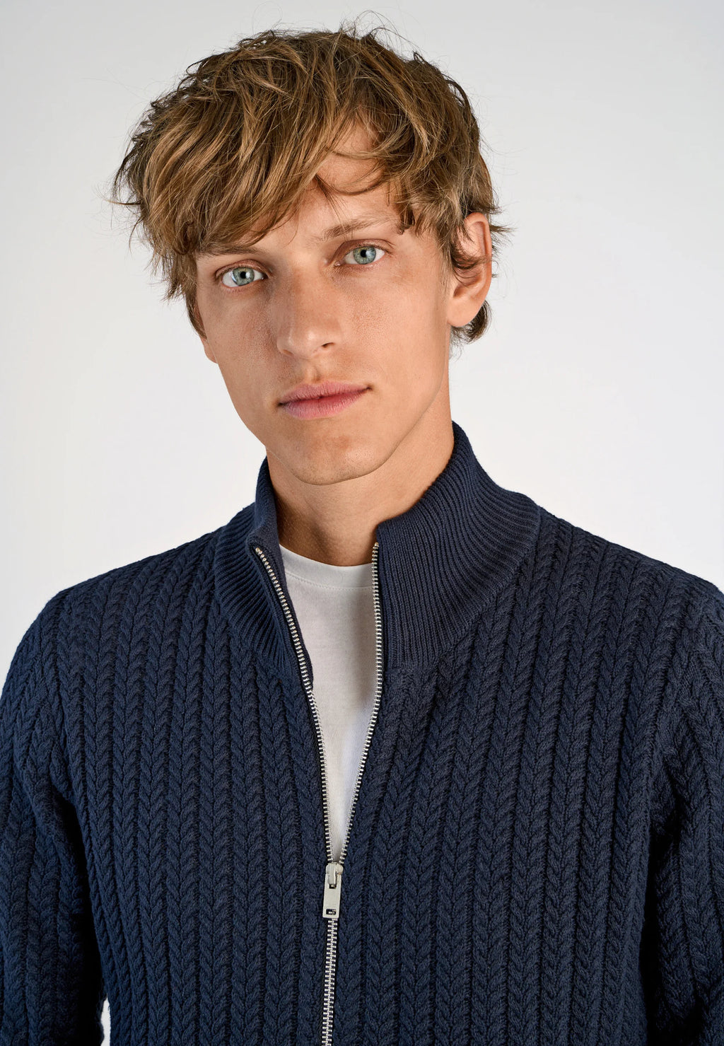 Cardigan Texturizado em Tricô com Gola Alta e Zíper - Azul marinho