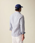 Camisa de linho masculina cinza, manga longa, corte confortável, ideal para uso casual e social no verão