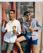 Camisa de linho masculina cinza, manga longa, corte confortável, ideal para uso casual e social no verão