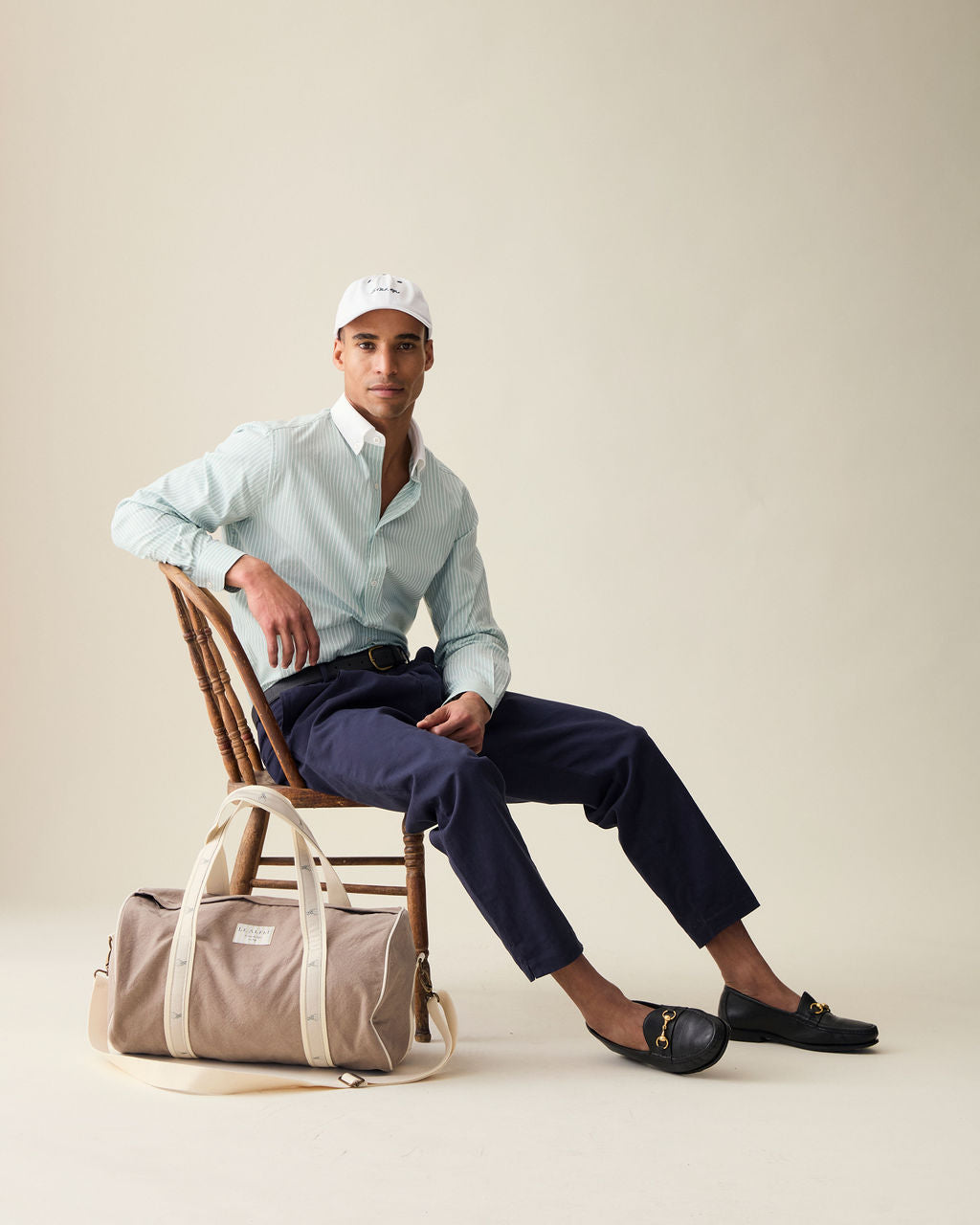 Camisa listrada verde pistache com tecido leve e confortável.