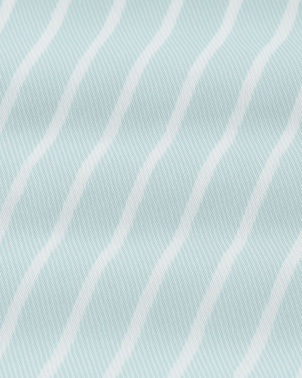 Camisa verde pistache listrada para looks casuais e sofisticados.
