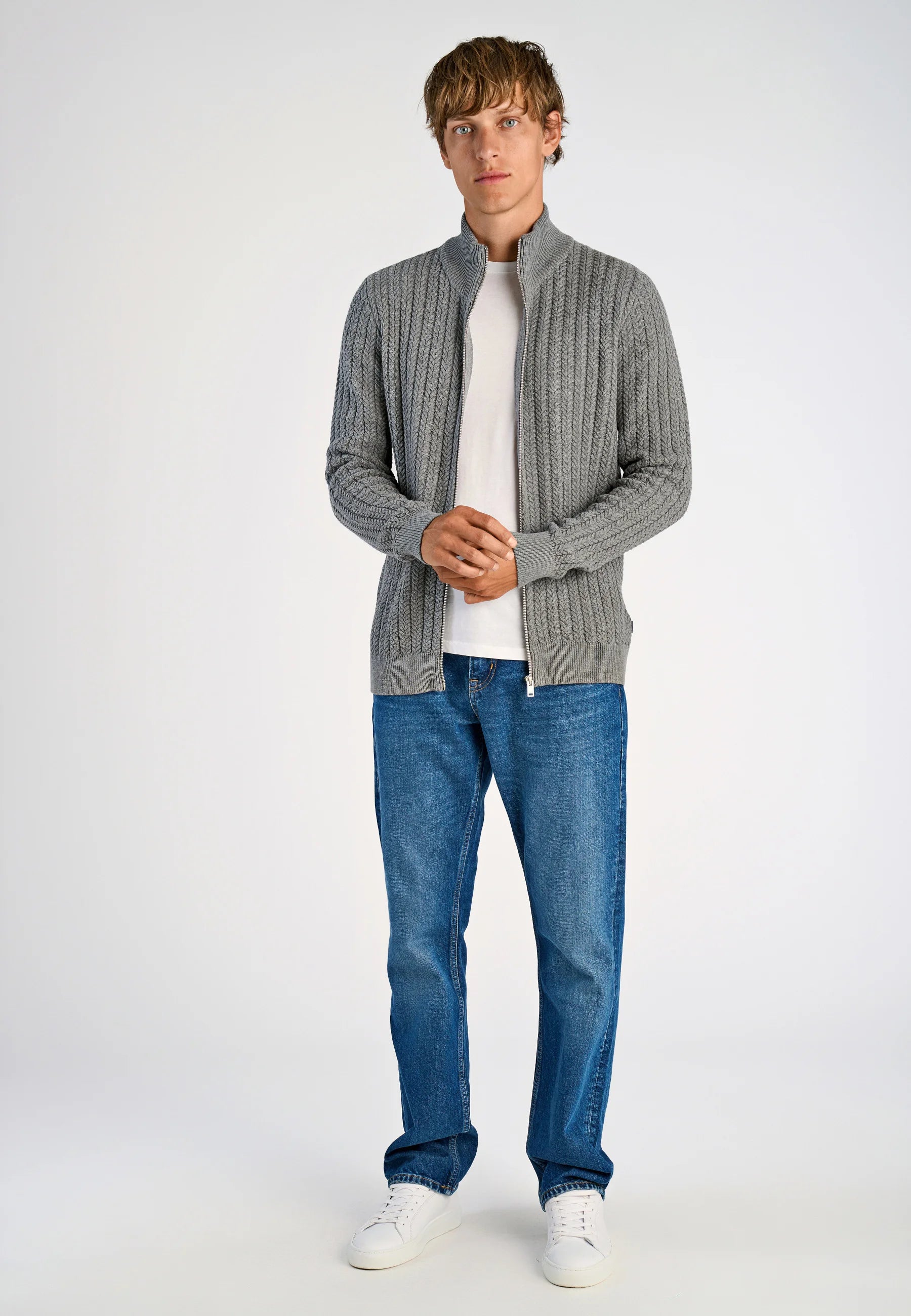 Cardigan Texturizado em Tricô com Gola Alta e Zíper - Cinza