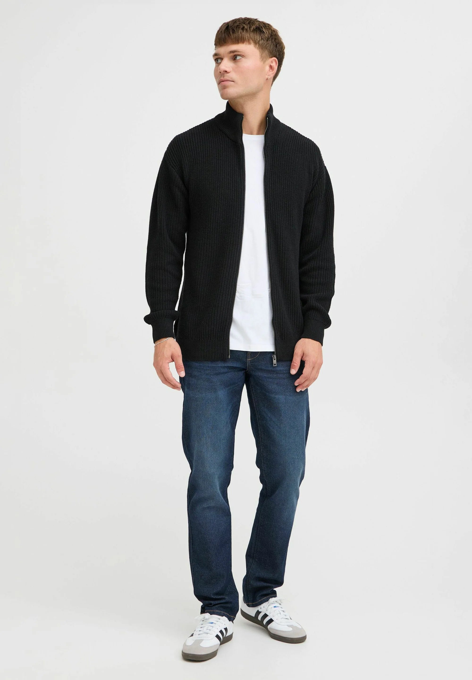 Suéter Masculino Gola Alta com Zíper Frontal - Preto