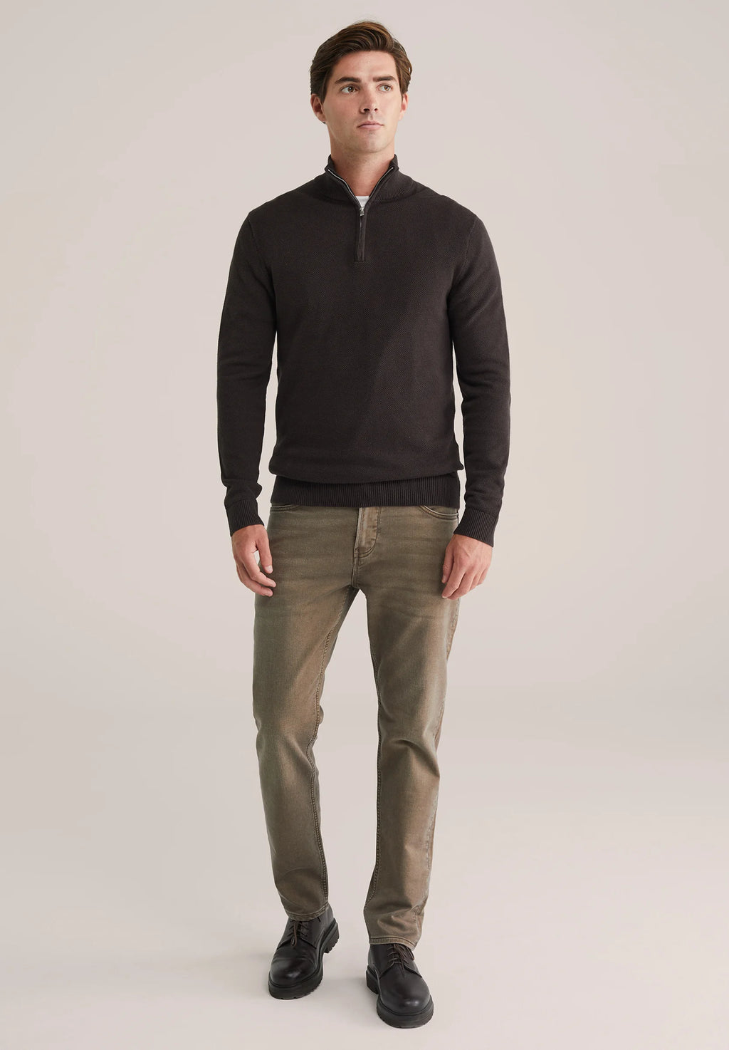 Suéter Masculino em Algodão com Gola Troyer e Zíper - Marrom