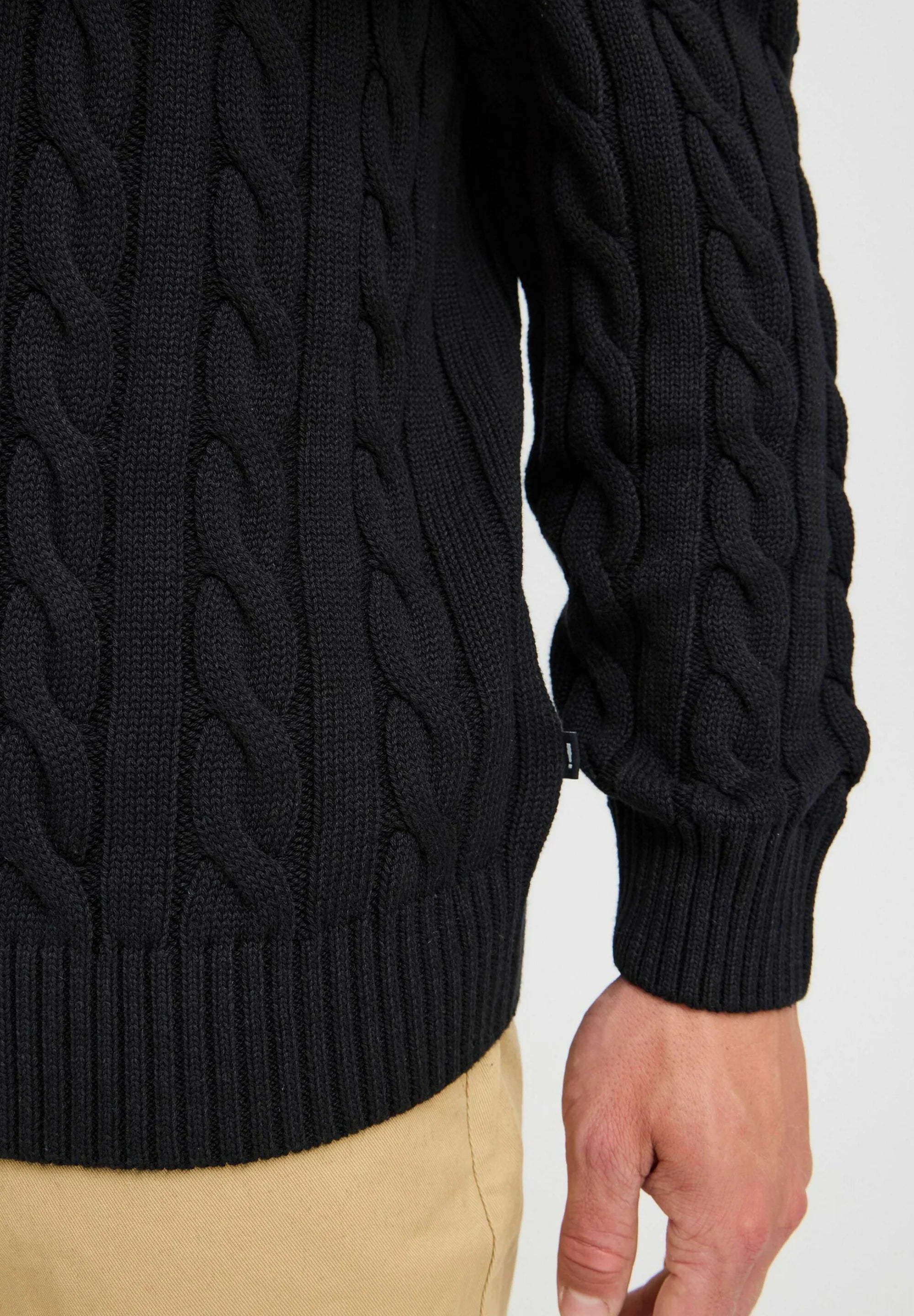 Suéter Texturizada com Gola Redonda - Preto