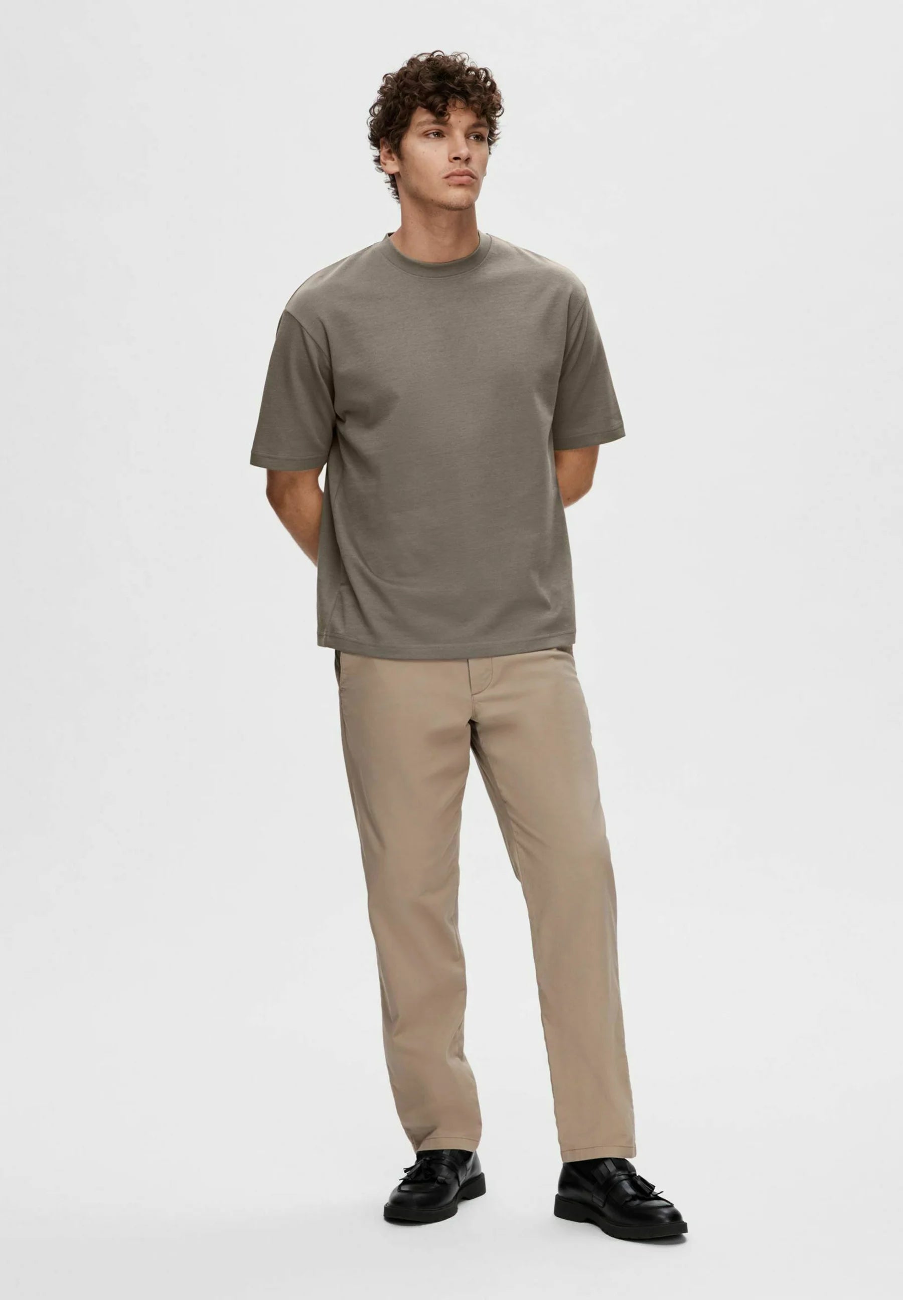 Camiseta Básica Masculina Oversized Gola Redonda - Marrom