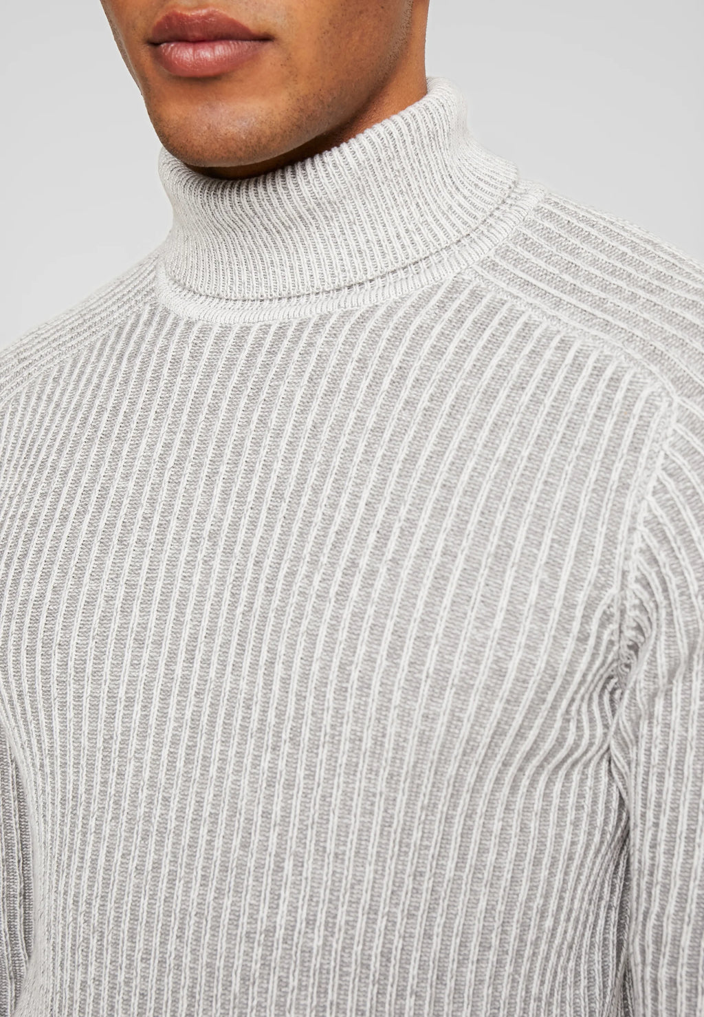 Suéter de Lã Gola Alta - Cinza