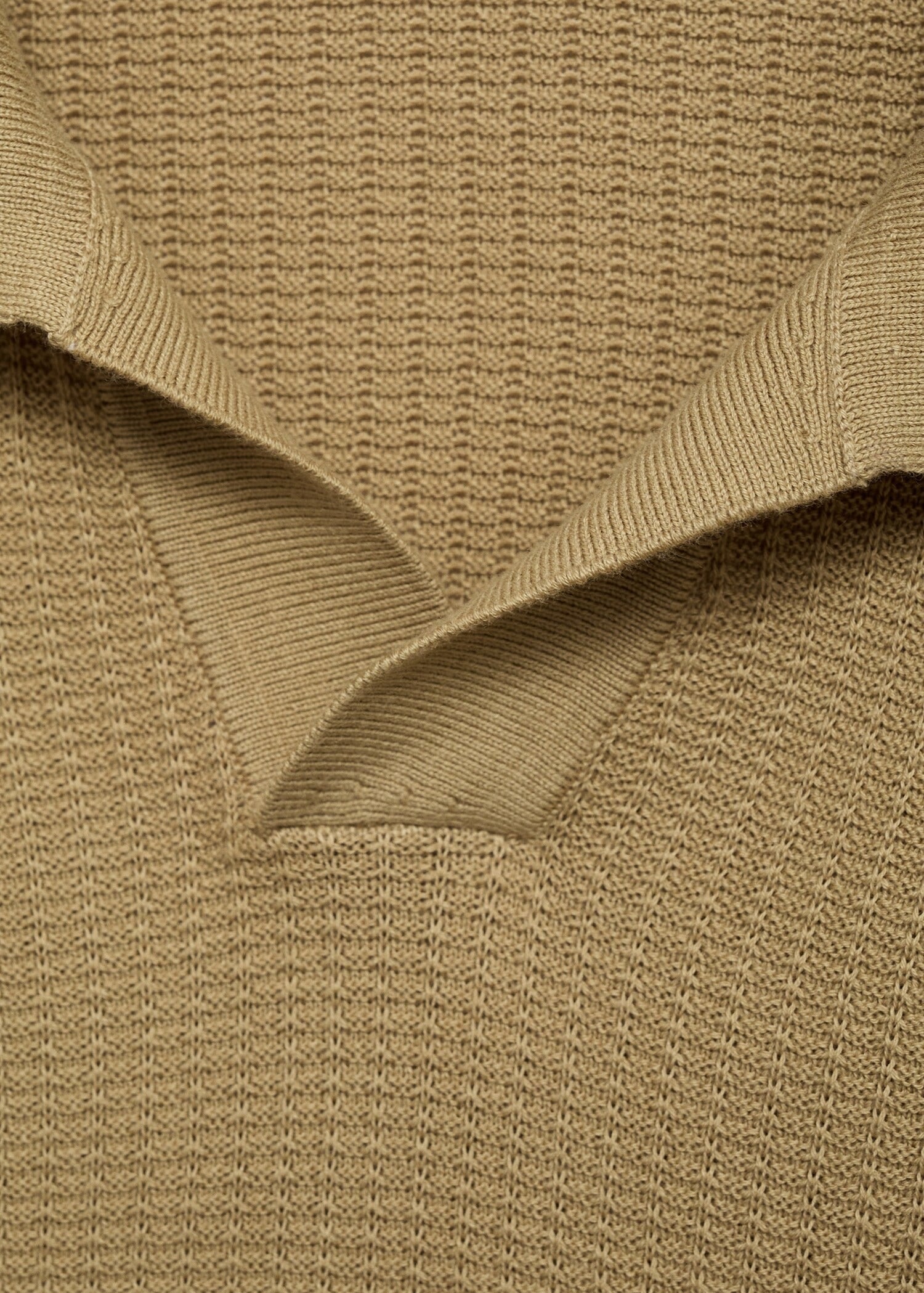 Camisa Polo em Tricô Texturizado - Bege
